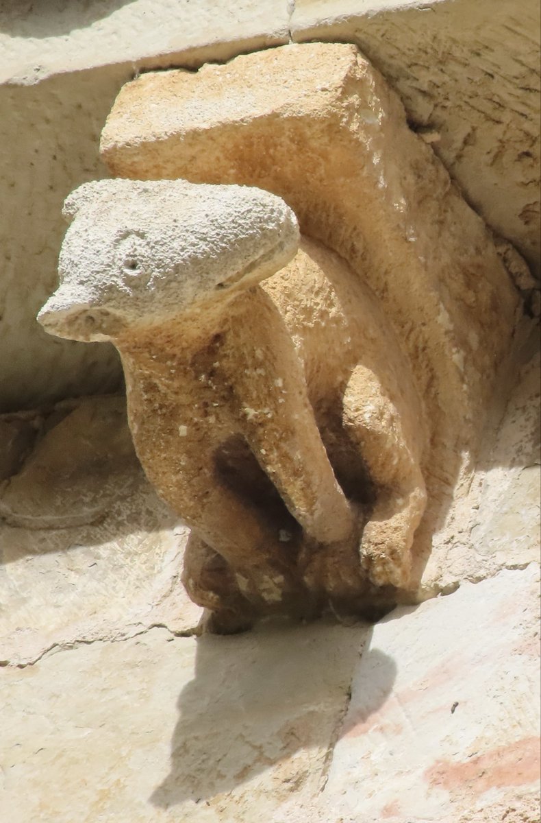 ぜったい性格いい持ち送りっ子

Colegiata de San Martin de Elinesにて