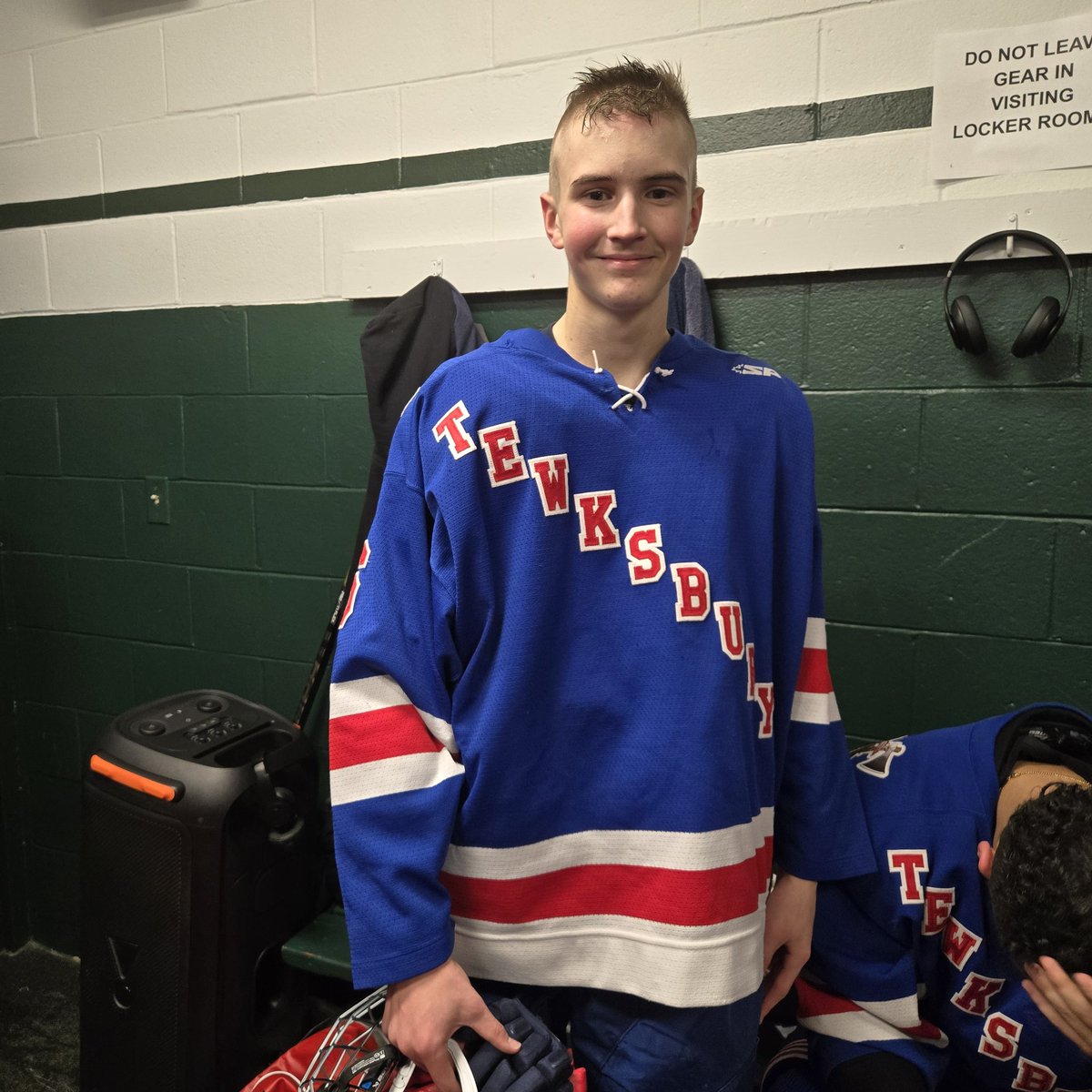 TMHSHOCKEY's tweet photo. REDMEN WIN!! Bourgea 🚨🚨, Wally 1st career 🚨 #Bucket & Cunha 🚨 Legend 1st career point 🍏 & #PackaLunchGuy Cole picks up 1st career #Shutout Shots 64-8 Tewks. 👀 #RedmenWin #RedmenPride https://t.co/OfVz1xQtKH