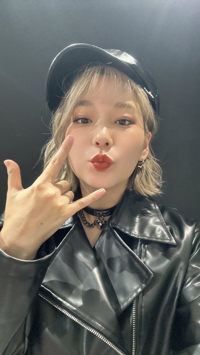 Kanako_tktk's tweet image. 恵比寿の商人
応援提灯が今日まで🏮📣
ということで私の役のビジュを大公開！
ロックシンガー役です🎤🎸🖤
良い写真撮ってもらえたぞう