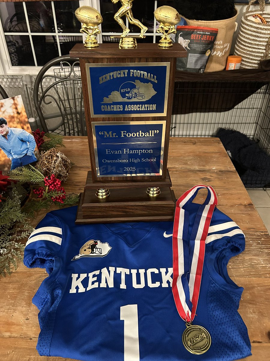 Evanhampton34's tweet image. @SrHighFootball