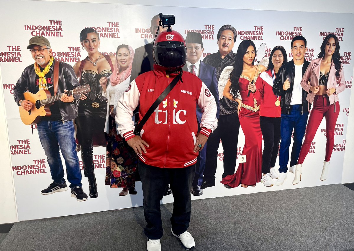 daltontanonaka's tweet image. Who is he? Look for him soon on the streets of the city! #mysteryman #freeride #newreality @theindonesiachannel