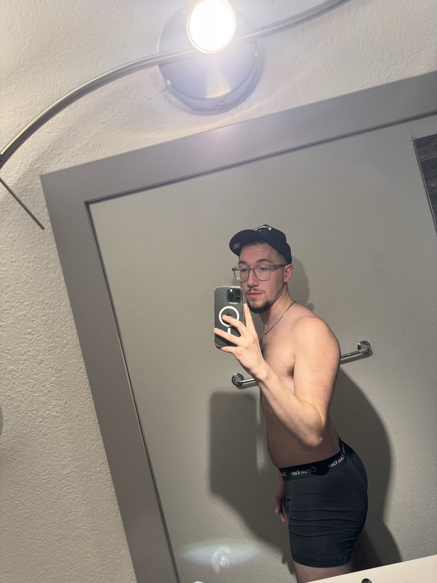verseguy19's tweet photo. Oh hey 😉 https://t.co/AgeLjgKx5p