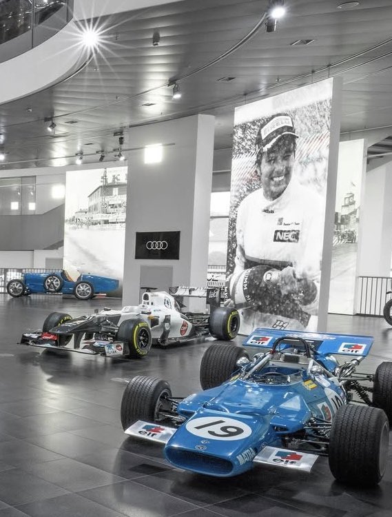 ATellodeMeneses's tweet photo. Checo le dio a Peter Sauber los mejores resultados en carrera de la historia de la escudería, bajo su propiedad directa, a bordo de ese C31 (P2x2).

Por supuesto que debía estar en grande en esa sala del recuerdo. https://t.co/LEnmO1fXot