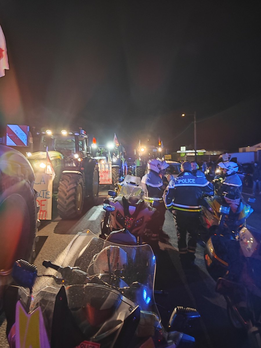 Petit rassemblement à Meteren et on reprend l'autoroute.