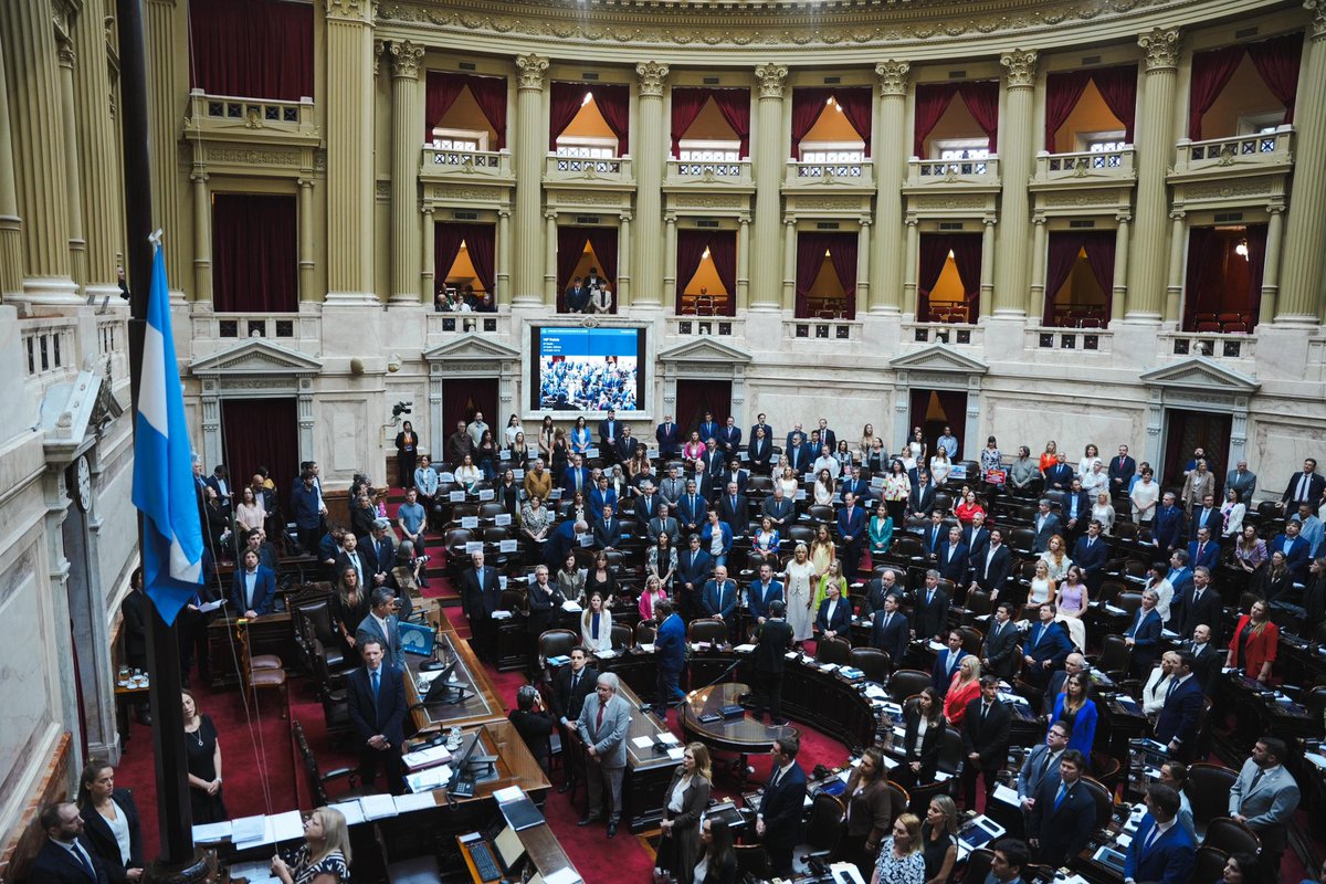 Queda claro cómo el gobierno de Milei reparte favores para conseguir votos: recursos extraordinarios para CABA y concesiones al PRO a cambio de aprobar el Presupuesto. 

Plata hay, pero no para discapacidad, hospitales, infraestructura, jubilados ni para la gente. Hay recursos