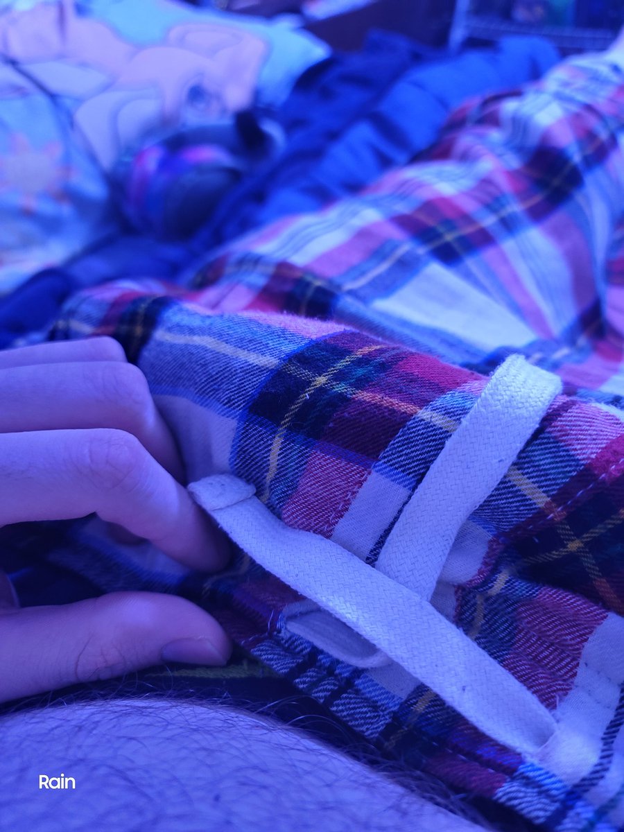 FemboyR's tweet photo. Evening you pathetic losers https://t.co/V7TRayT0ku