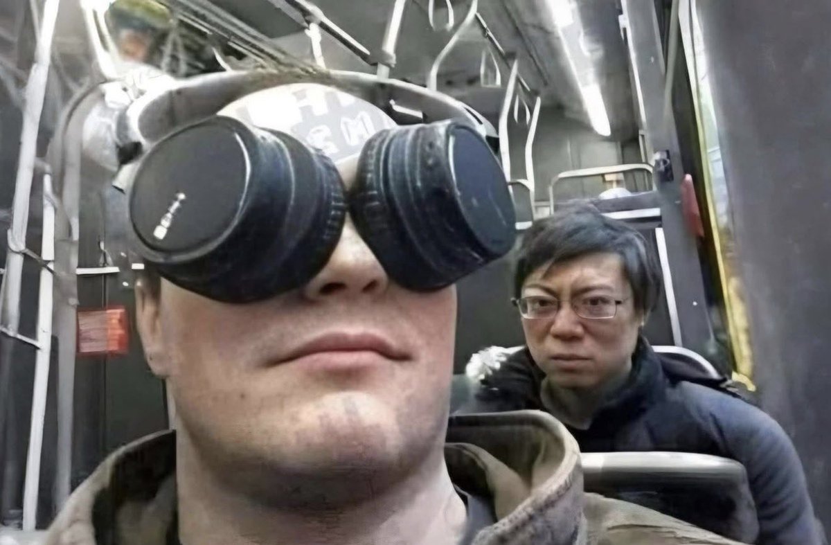 insane poses (@insaneposes) on Twitter photo 