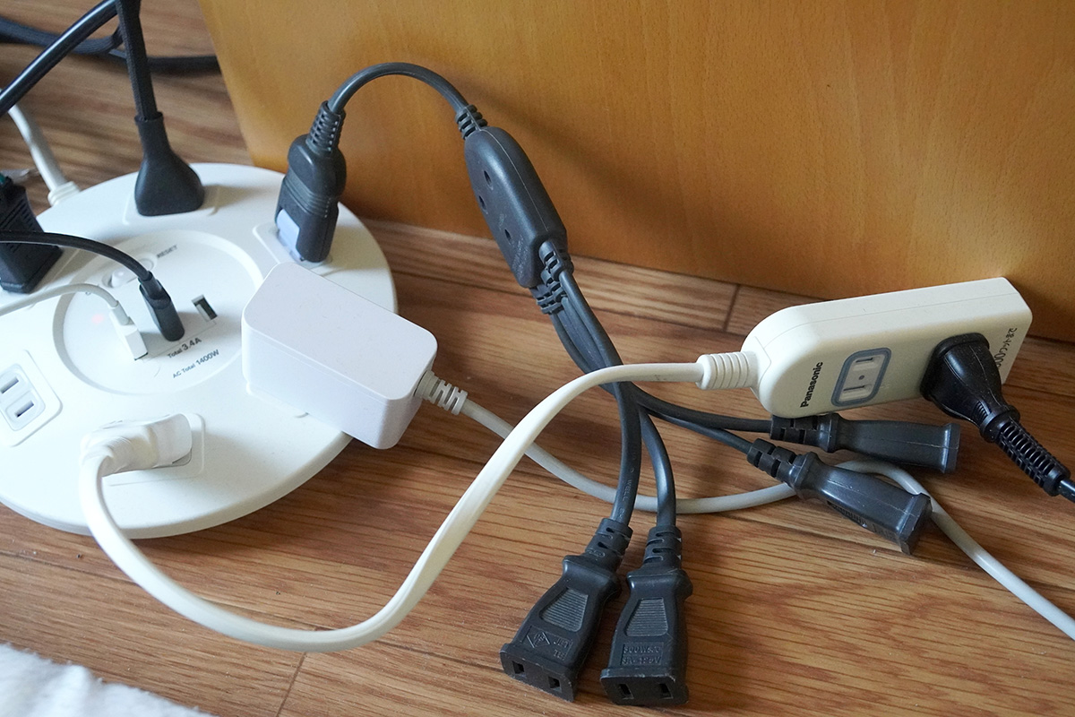 kaden_watch's tweet photo. 延長コードから発火する事故も　自宅の電源まわりを見直そう https://t.co/Ap9iWNZBUQ #JEWA #NITE https://t.co/OlUHB1KN8C