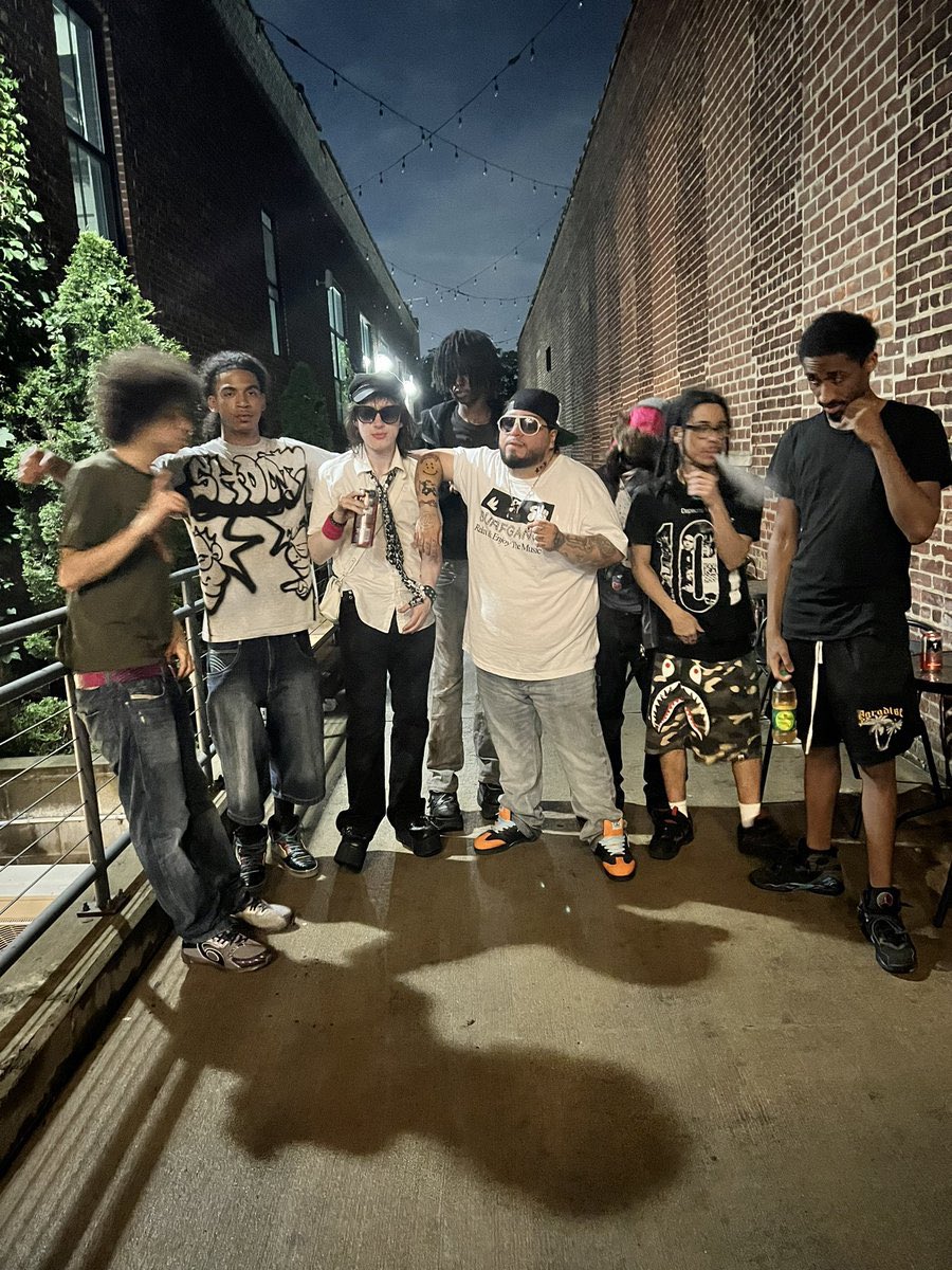 dudefaill's tweet image. What UG Collective is the Best?

• Slime Krew
• Slayworld
• 1c34
• DFG