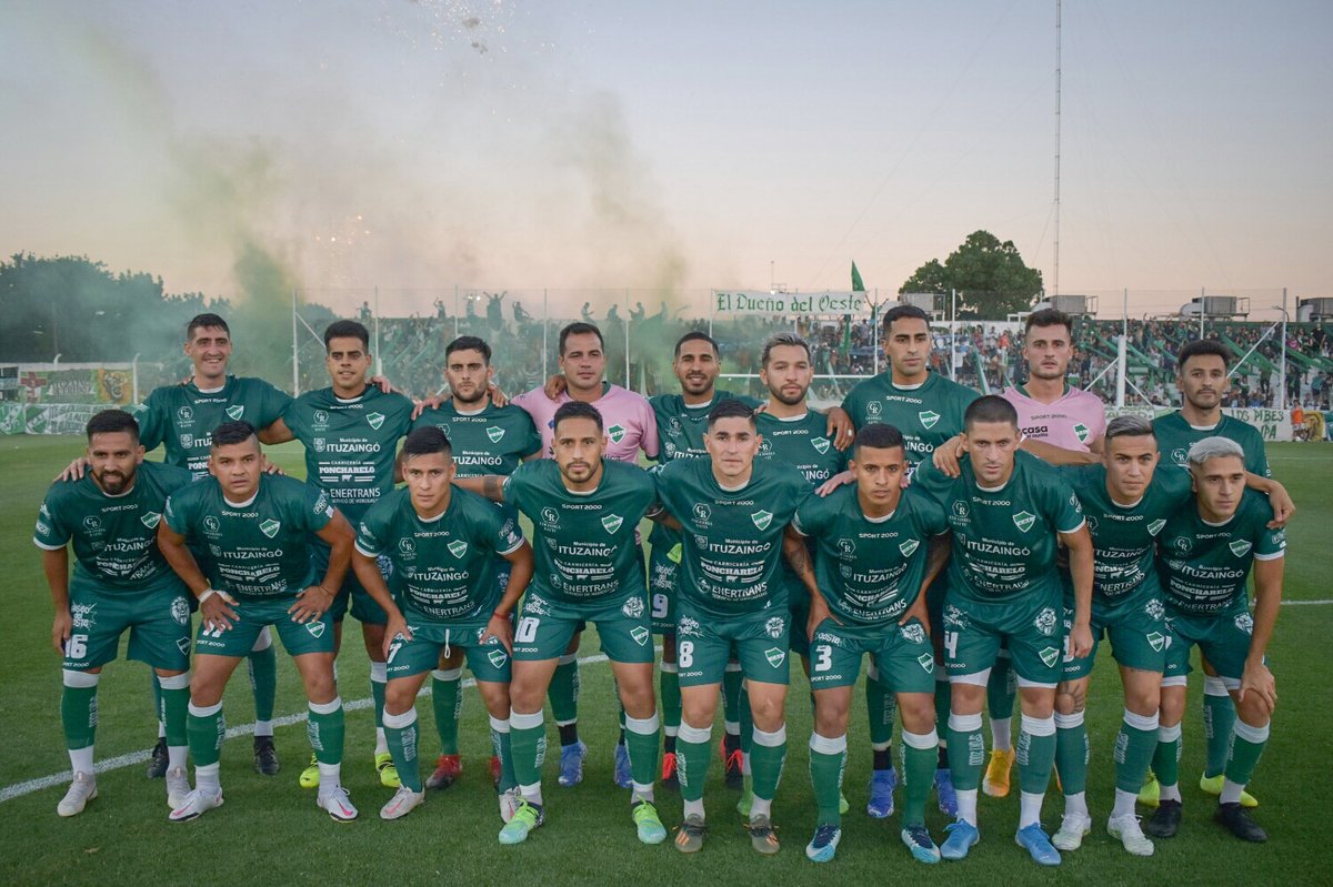 ⭐️ A 4 años del Ascenso 2021

Dos goles abajo a falta de diez minutos. Pero el Verde nunca se da por vencido. Gracias a todos los que fueron parte de la gesta del 18 de diciembre.

#SomosItuzaingó 🟢⚪️🟢