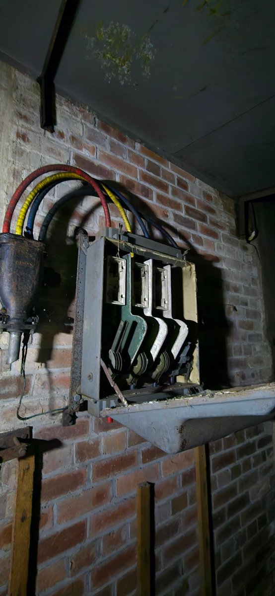 WBB Electrical tweet media