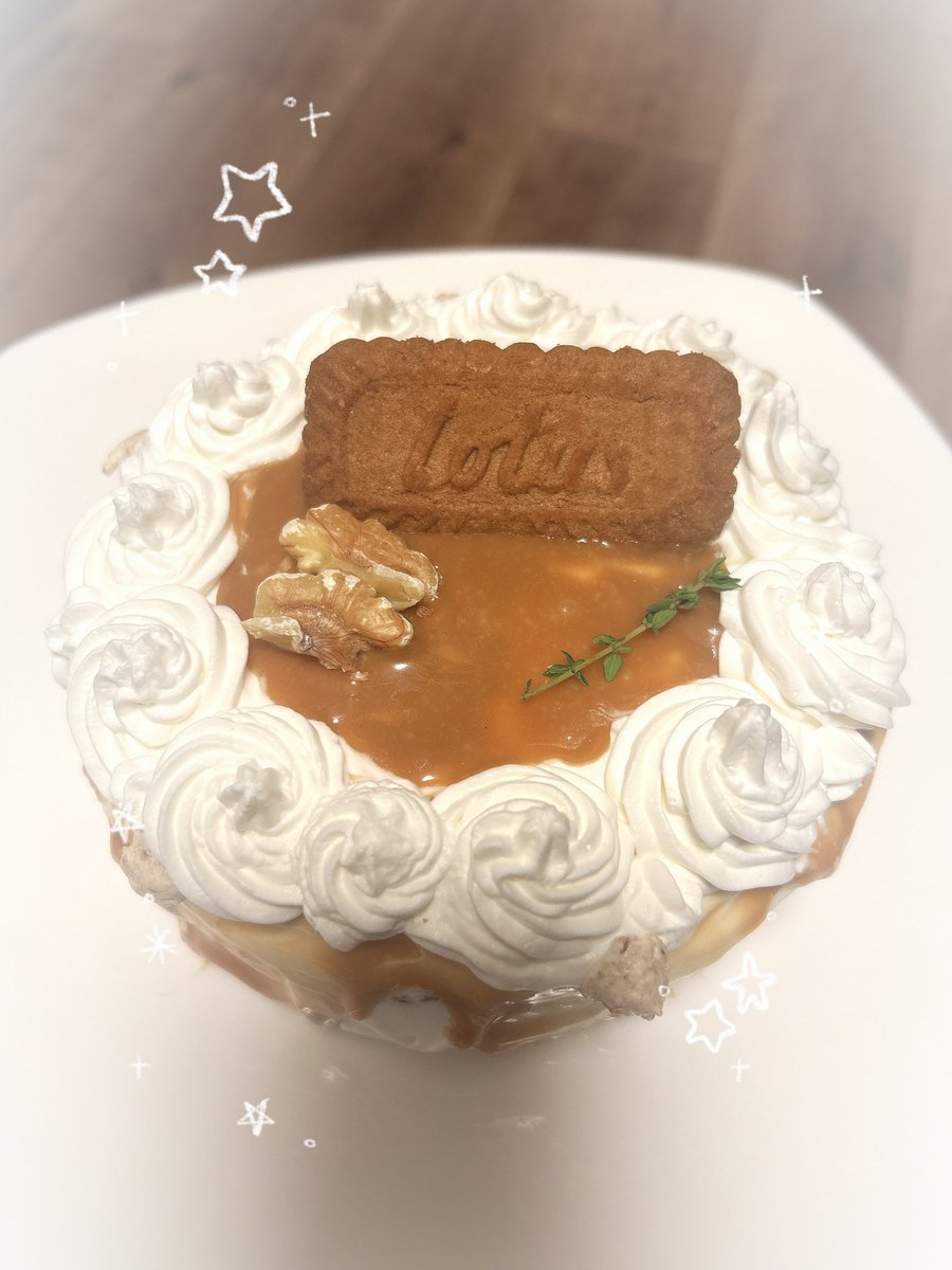misola_06's tweet photo. 昨日テストでオールした後にママの誕生日だったからケーキ作ったよ
失敗しちゃったけど喜んでくれました(寝てたからリアルタイムのリアクションは見れませんでした)
 #誕生日  #誕生日ケーキ  #手作り https://t.co/Hf0GDDt8Uy
