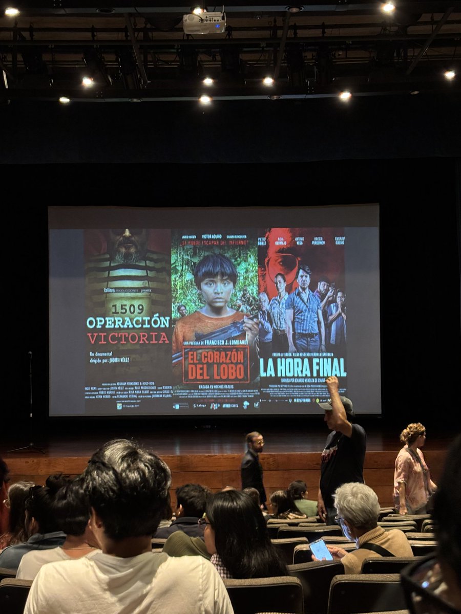 La DIRCOTE ahora en el LUM para la proyección de El corazón del lobo. También hay varios militares. Estará el director, Lombardi.