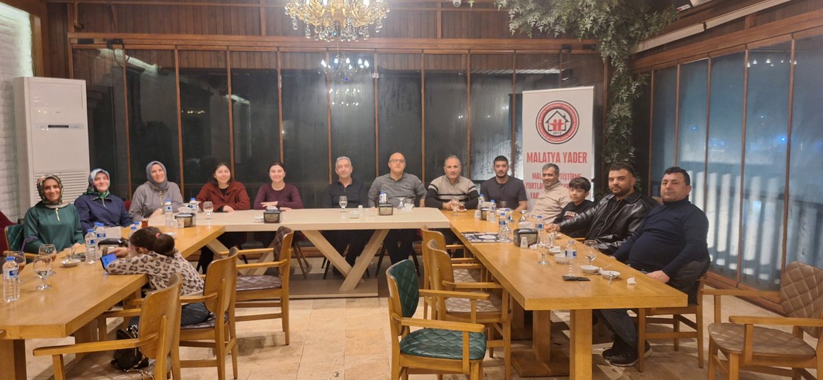 malatyayader's tweet photo. Bir başarı hikâyesinin sonuna geldik! 
"Depremin Görünmeyen Çocuklarına Elbirliği ile Destek" projemizi, yönetimimiz ve proje ekibimizle yaptığımız değerlendirme toplantısıyla tamamladık.
iş birliğini daha ileriye taşıyoruz." 🕊️
 #Dijitalİnovasyon   #ÇocukHakları #tcailesosyal https://t.co/MwEmIiQ3fO