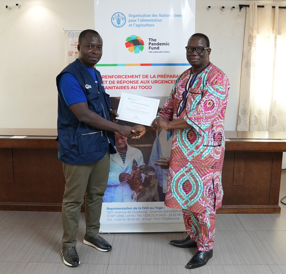 FAOauTogo's tweet photo. 📈gestion fluide du circuit d’information #EMAi+↔ #EMPRESi+,
🚨alerte précoce et prévention des crises sanitaires.

En consolidant les capacités des #ServicesVétérinairesPublics_Privés, le #Togo renforce sa #résilience face aux maladies animales et zoonotiques, ...

#SDGs🌍
3/4 https://t.co/k89hGvpayC