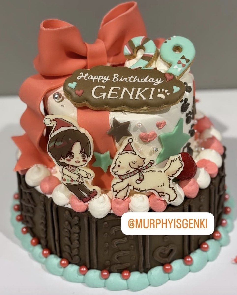 meru_eri0105's tweet photo. 🎂ケーキ見せてくれてありがとう
スタッフさんにも愛されてるのが伝わりました💖
マネージャーのRyanくんが面白かった🤣トナカイカチューシャからケーキの被り物してくるとは😂笑いをもっていかれて困ってる玄樹くんも🤭
#29ristmas
#いわち
#岩橋玄樹
#GENKIIWAHASH https://t.co/5JsgCpPZG6