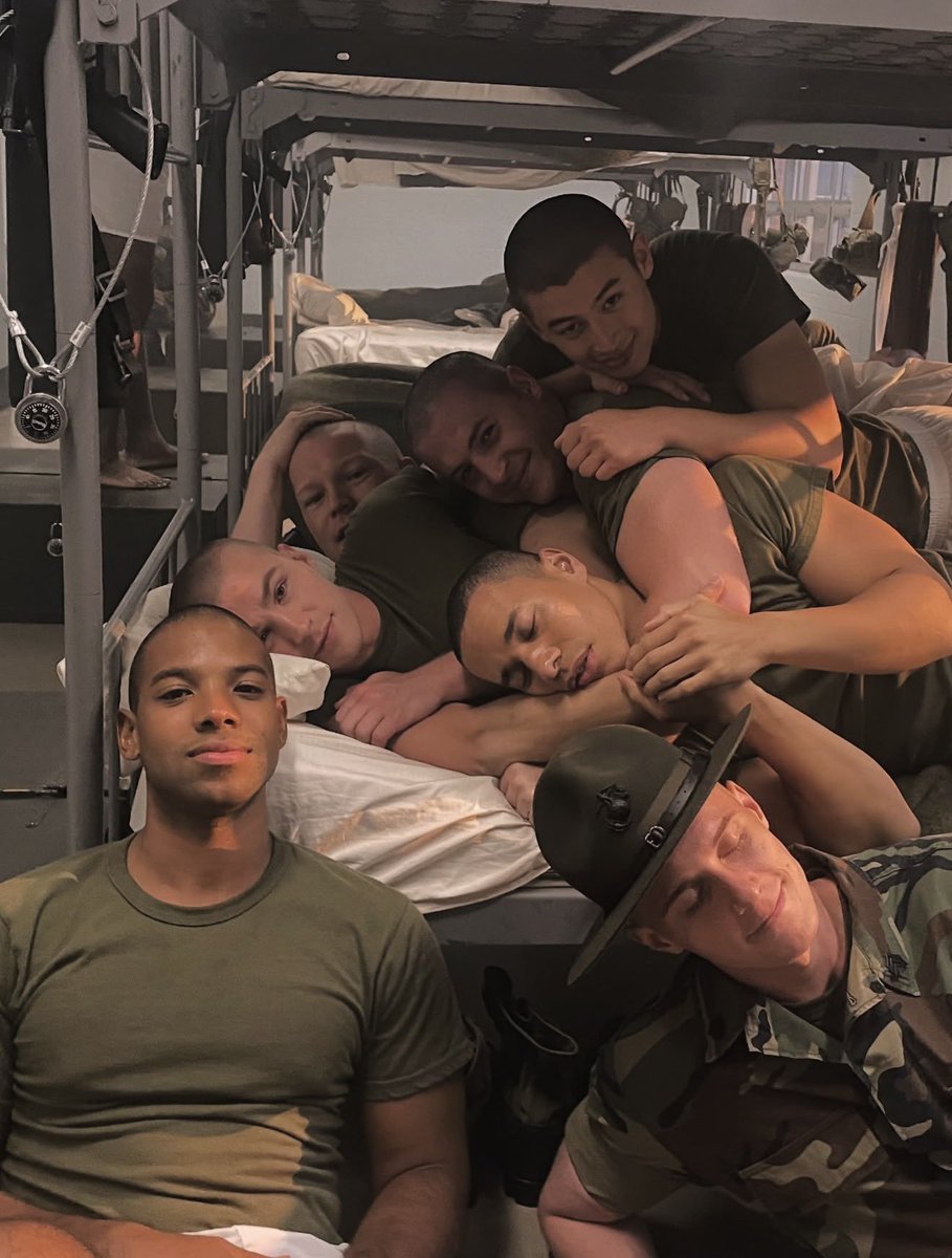 restitutorII's tweet image. 🇺🇸
États-Unis: Netflix a annulé sa série militaire « Boots », qui mettait en scène des militaires LGBT, après que le Pentagone l’ait qualifiée de «déchet woke» en octobre 2025.