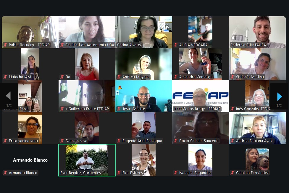 Nuestra Gente
Esta tarde 26 nuevos Diplomados en Educación Secundaria Agropecuaria tuvieron su Acto de Graduación Virtual.
Representando a distintas provincias del país.
Fruto del trabajo en común de FEDIAP y la <a href="/AgronomiaUBA/">FAUBA</a> 
ORGULLO
#EducaciónAgraria