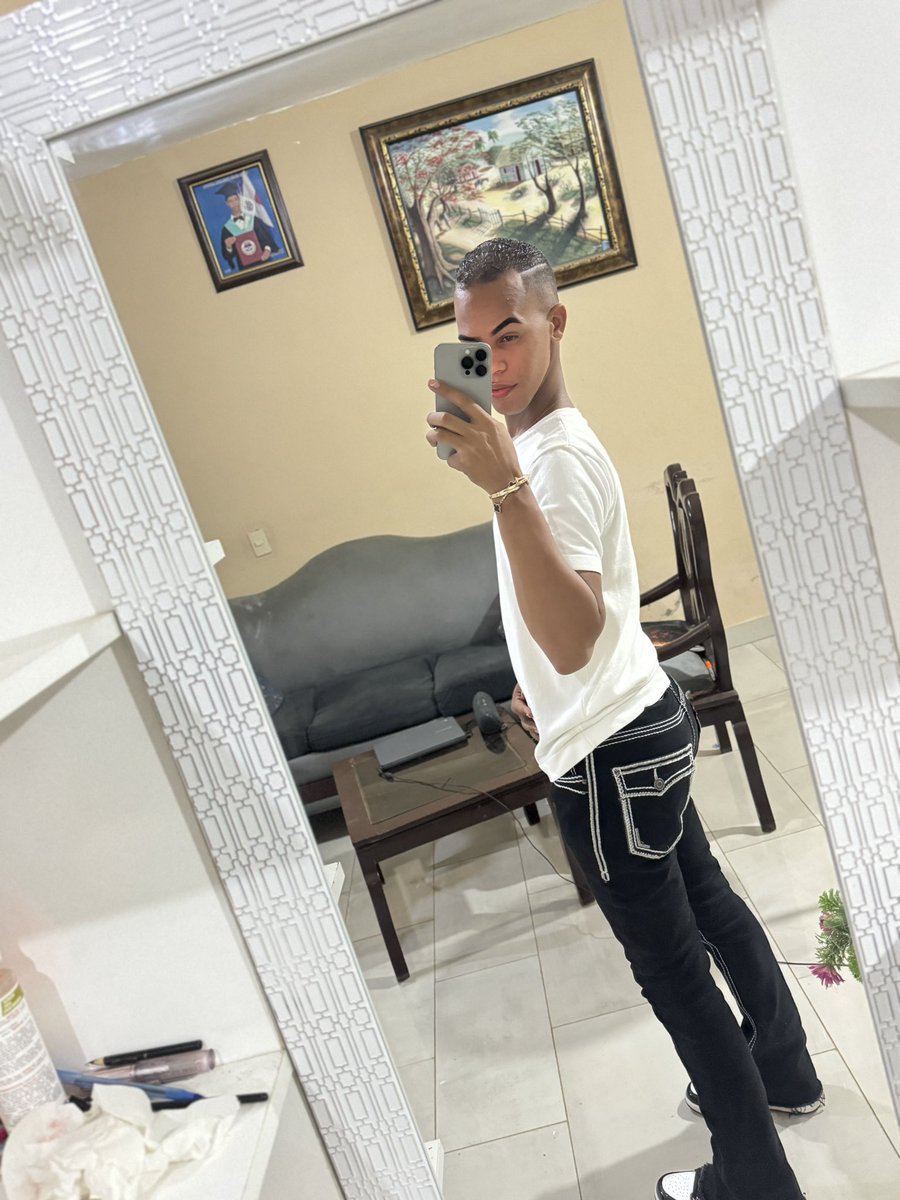Dawry_vr's tweet photo. Sin que importe los que piensen los de más😈😇 https://t.co/vinQzInKB3