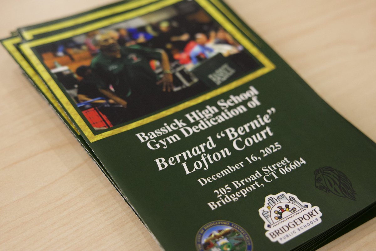 Bridgeportps's tweet photo. Home of the Lions 🦁💚

Bassick High School honored the legacy of Bernard “Bernie” Lofton with the dedication of Bernie Lofton Court. A lasting reminder of mentorship, leadership, and Bassick pride as we move Bridgeport forward. https://t.co/ZsUvyVrgDL