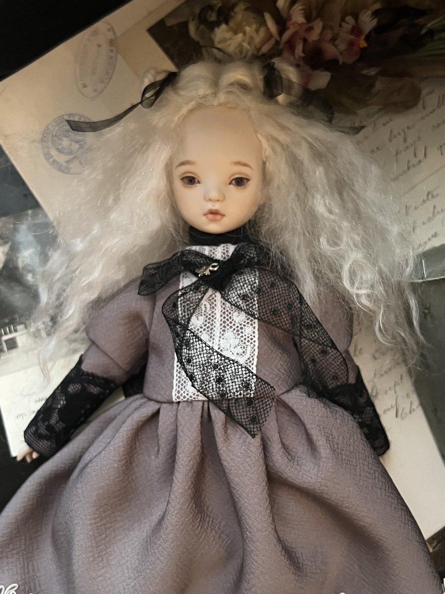 今日12/18(木)は定休日ですが、
21:00から通販受付スタートです。
s.ameblo.jp/kolmekissaa をご確認下さいませ。
また、抽選作品は本日午後以降にくじ引きをし、ご当選者様にのみ本日中に連絡させていただきます。
いずれも素敵なご縁がありますように☺️
#コルメキッサ
#カラスと黒猫展
#ART