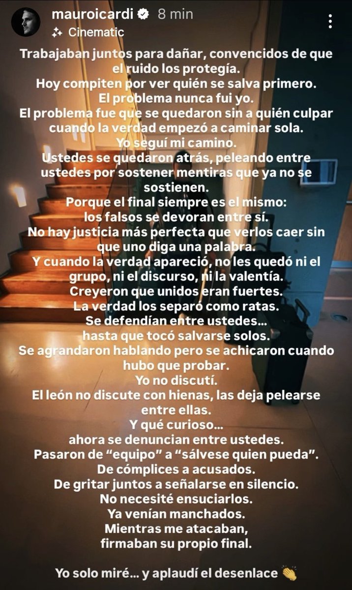 simonalov's tweet image. El psicopata de @MauroIcardi se victimiza y aunque jura q está feliz y q rehizo su vida, está pendiente de Wanda. Te echaron de la casa de Santa Bárbara q es de los hijos de Wanda porque llevaba a la moncha sucia a encamarse a la cama de Wanda @SQP_oficial @elejercitodelam