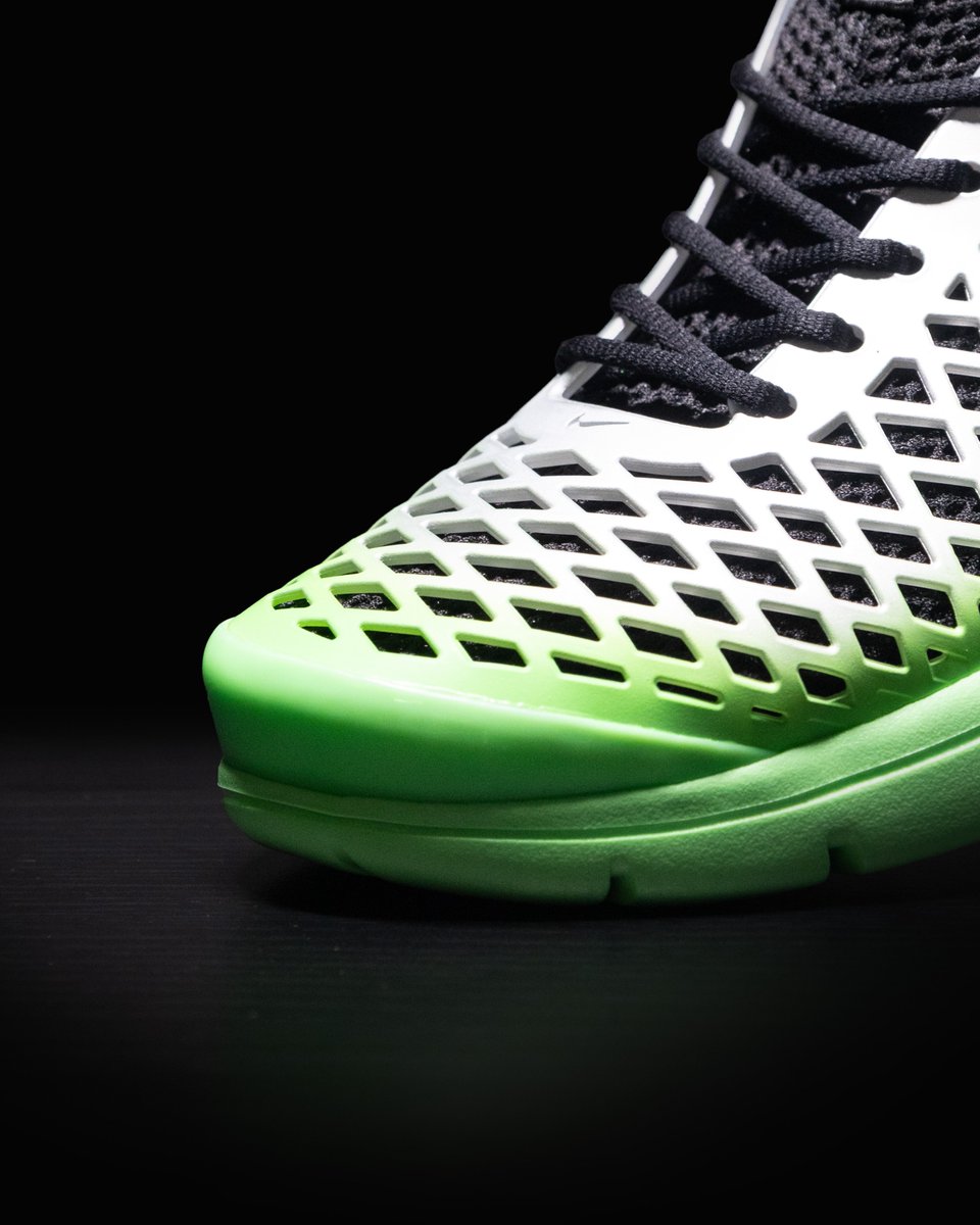 NIKE WMNS REJUVEN8 RUN OG SP QUICKSTRIKE

Available now on saintalfred.com