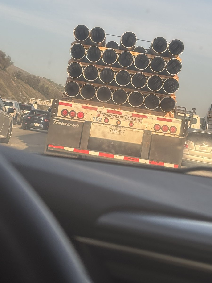 RollUp_RollOut4's tweet photo. Omg almost had a heart attack. I thought these were logs yall 🤦🏾‍♀️😩 https://t.co/viAM3Xyenc