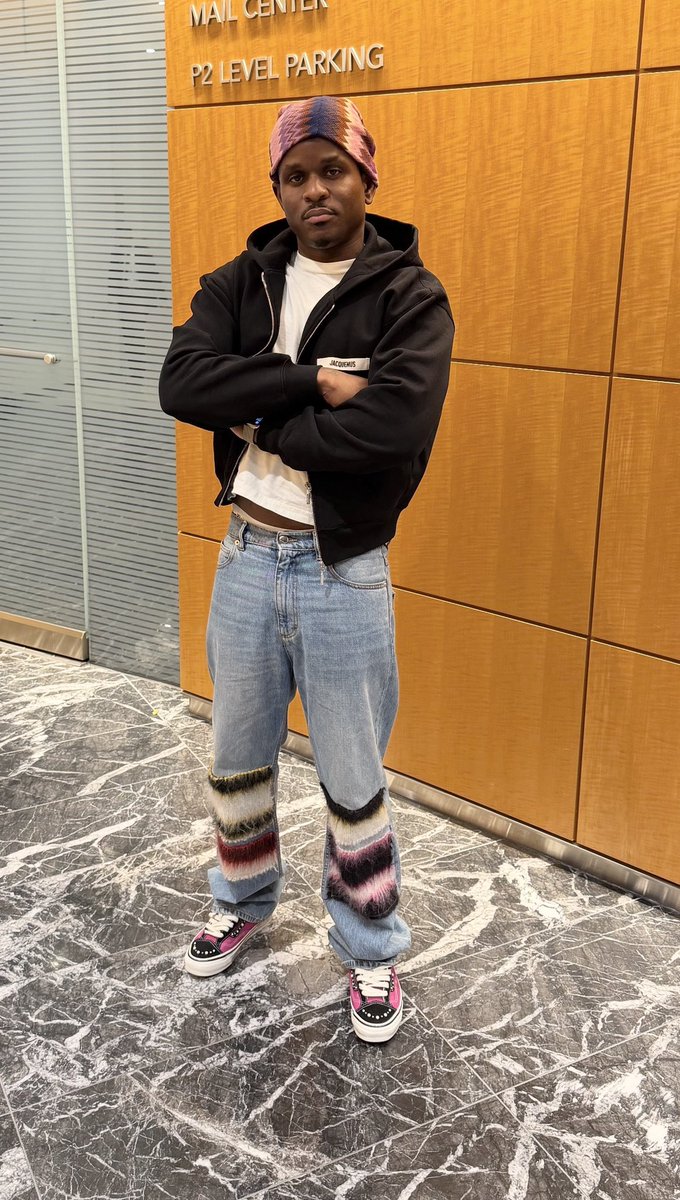 SupremeNick's tweet photo. ✌🏾👋🏾 https://t.co/GS9zRdoD3J