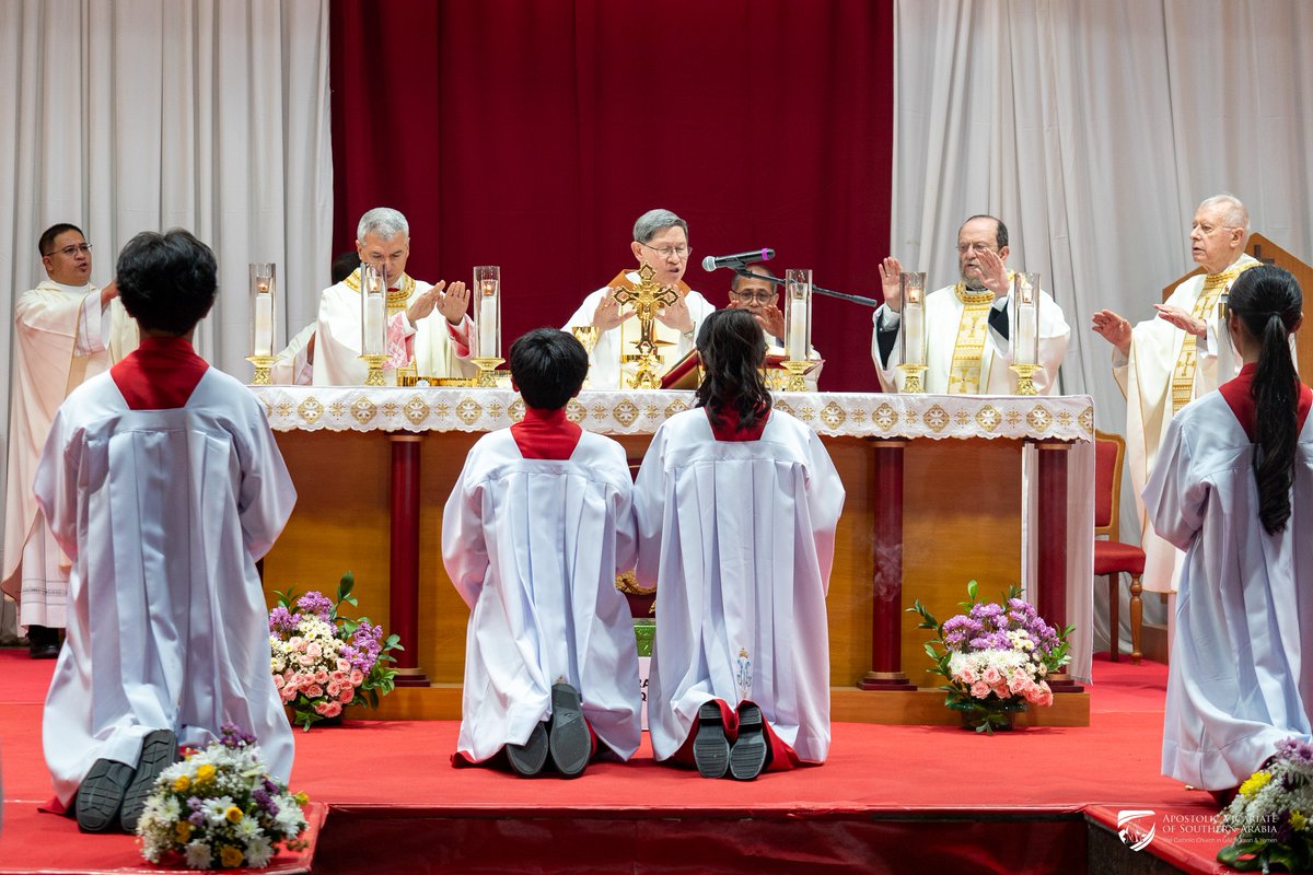 cbcpnews's tweet photo. Thousands of Filipinos fill the grounds of St. Joseph’s Cathedral in Abu Dhabi for #SimbangGabi on Dec. 17, presided over by Cardinal Luis Antonio Tagle, pro-prefect of the Dicastery for Evangelization. | 📷 Apostolic Vicariate of Southern Arabia #Christmas2025 https://t.co/sSfhZbcj7v