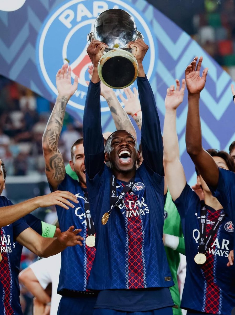 MediaParisien's tweet photo. ❤️💙 Supporters du PSG, profitons de chaque instant.

La saison 2025 restera gravée à jamais. On a tout gagné, tous les trophées possibles. Une saison historique, unique, magique.

Peut-être qu’un jour le PSG refera la même chose… mais ce ne sera jamais comme la première fois. 
Parce que ce que l’on vit aujourd’hui, c’est un moment rare, un moment qu’on racontera avec des étoiles dans les yeux.

Un jour, on dira à nos enfants et petits enfants : “J’y étais. Je l’ai vécu.”

Alors savourons, célébrons, vibrons. Cette saison est à nous. 🔴🔵✨