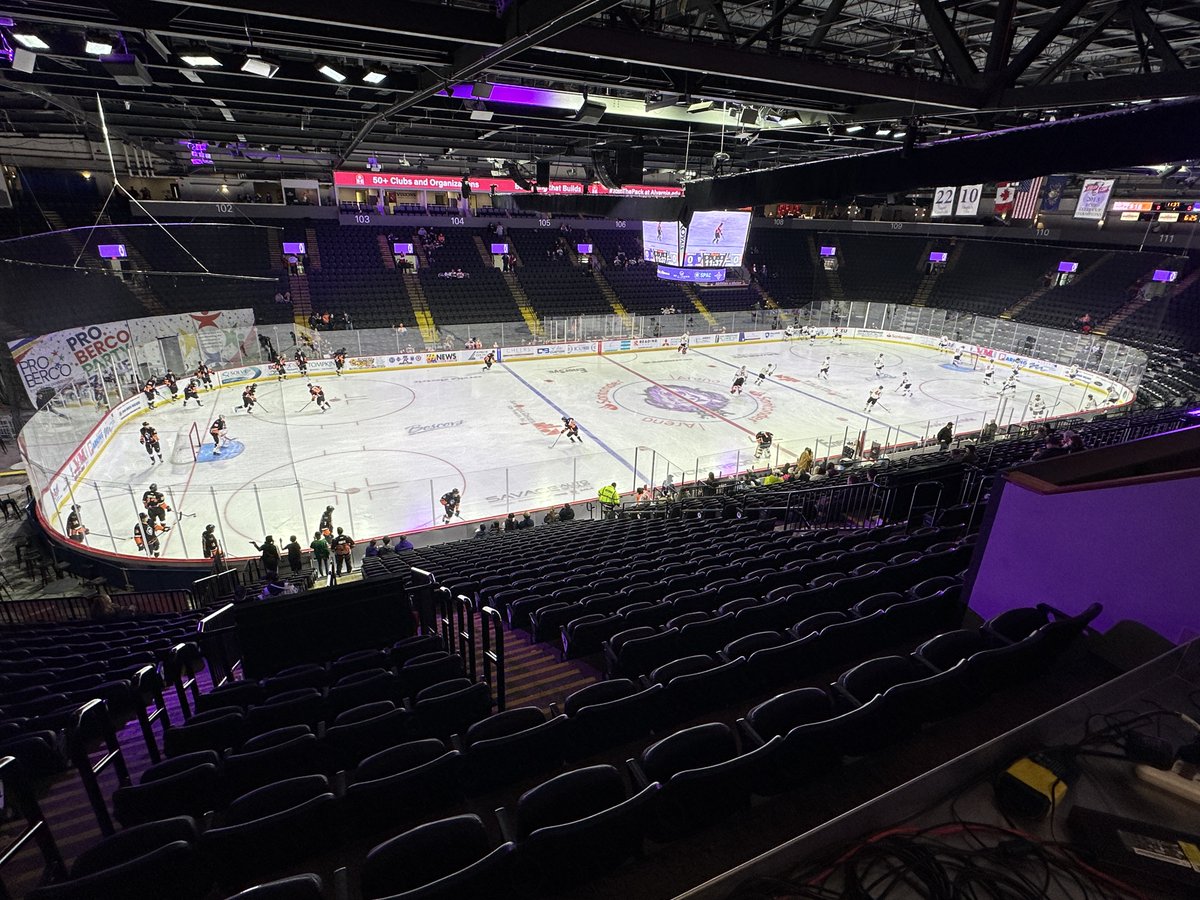 RobLippolis's tweet image. Wednesday night hockey in Reading!

On air: 6:45 p.m. 
Puck drop: 7:00 p.m. 

🆚: Reading Royals
📻: @HITS959WCQL  
🎧: bit.ly/ADKThunderRadio
🖥️: flosports.link/39NEUD6