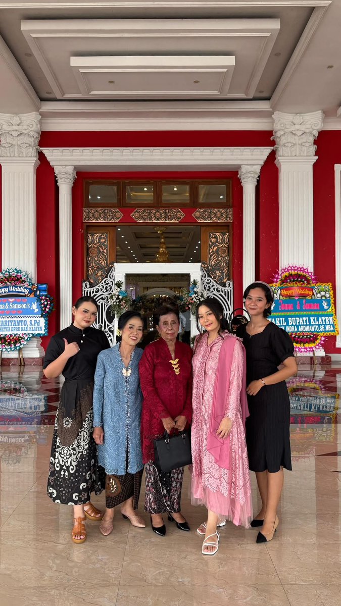 buian_86's tweet photo. saat bersama di Jogja ada yang mau married https://t.co/bKn0o0HjFo