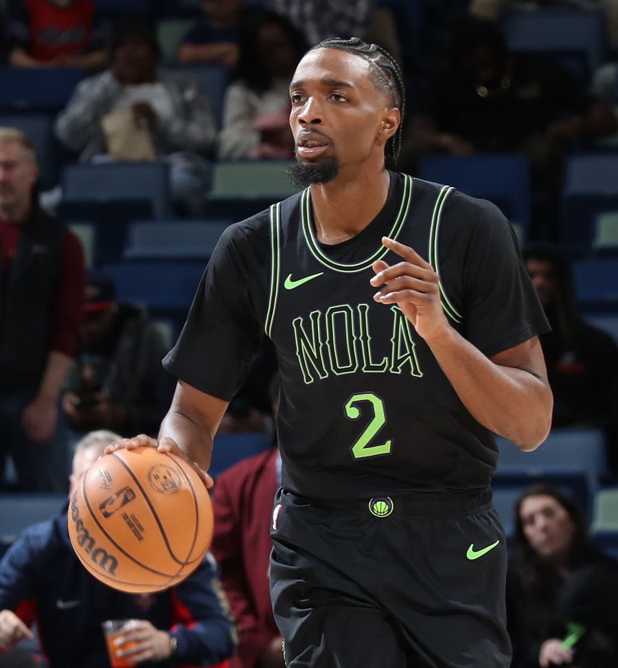 The Los Angeles Lakers reportedly “love” Herb Jones, and teams around the league think he’s worth two first-round picks, per <a href="/MikeAScotto/">Michael Scotto</a> 

(Via <a href="/AlexGoldenNBA/">Alex Golden</a> )