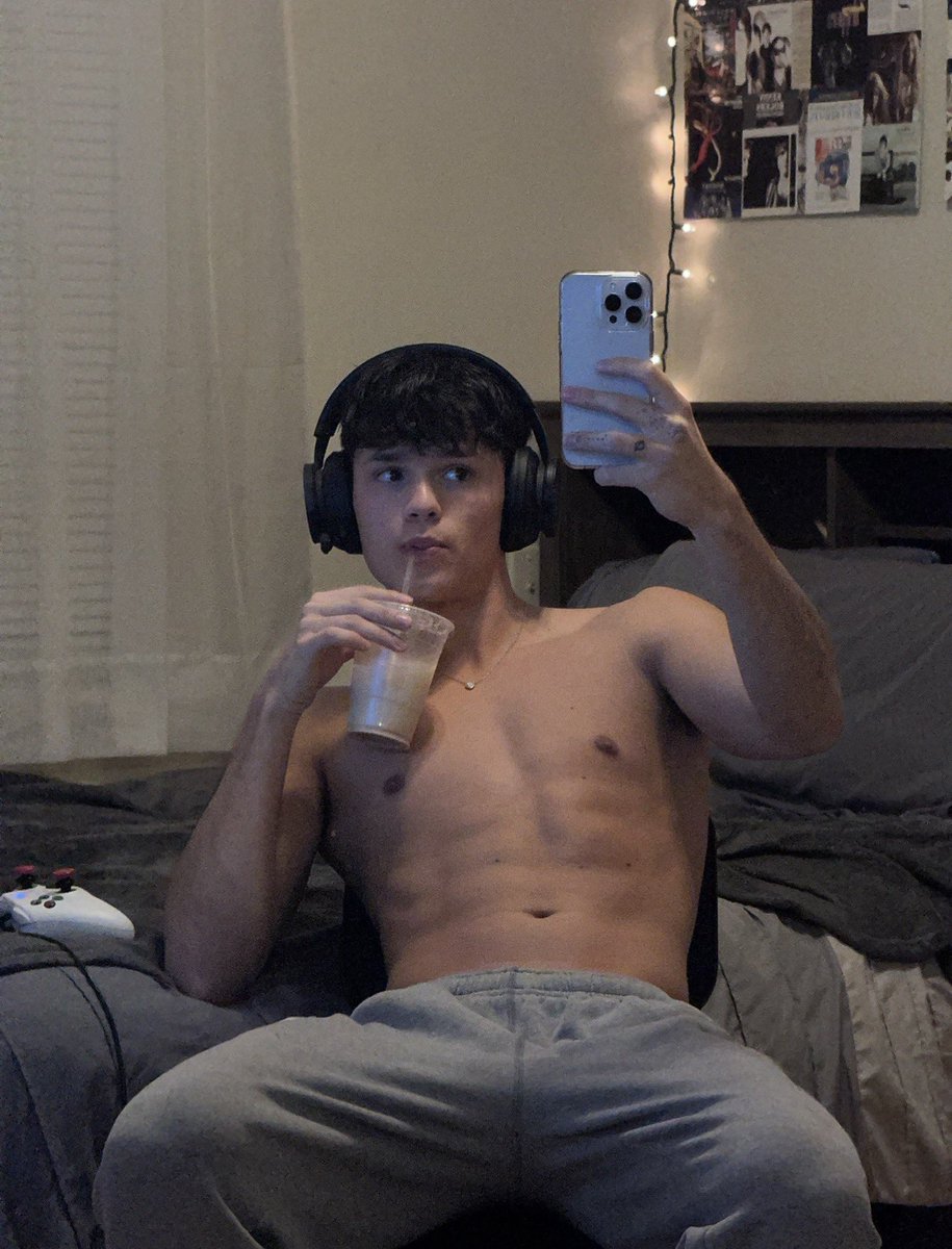 allen 🌙 tweet media