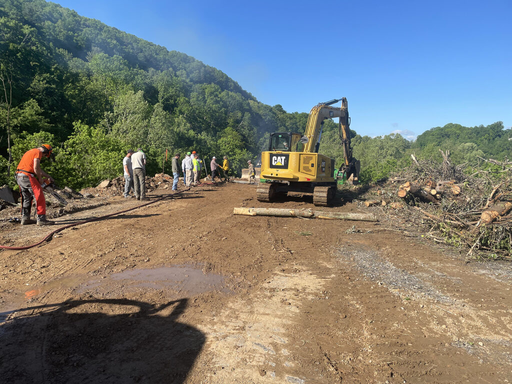greencity's tweet photo. Check out the @CityofAsheville historic partnership with @forestservice bringing biochar for soil nutrition, water retention, removing pollutants from stormwater, and for long-term storage of carbon/ https://t.co/nn3dSKAWZX @BiocharToday https://t.co/CkzVpivoMI