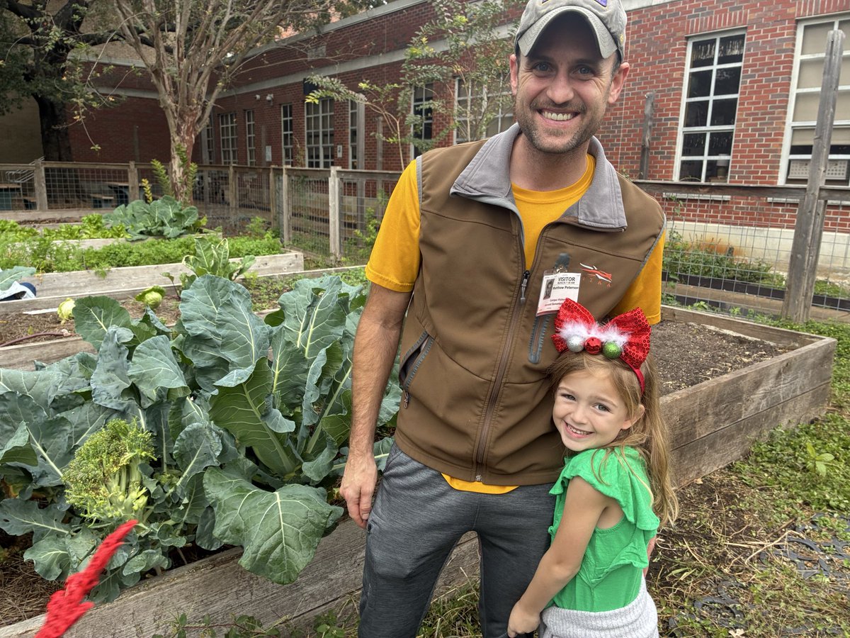 Angela Hoang tweet media