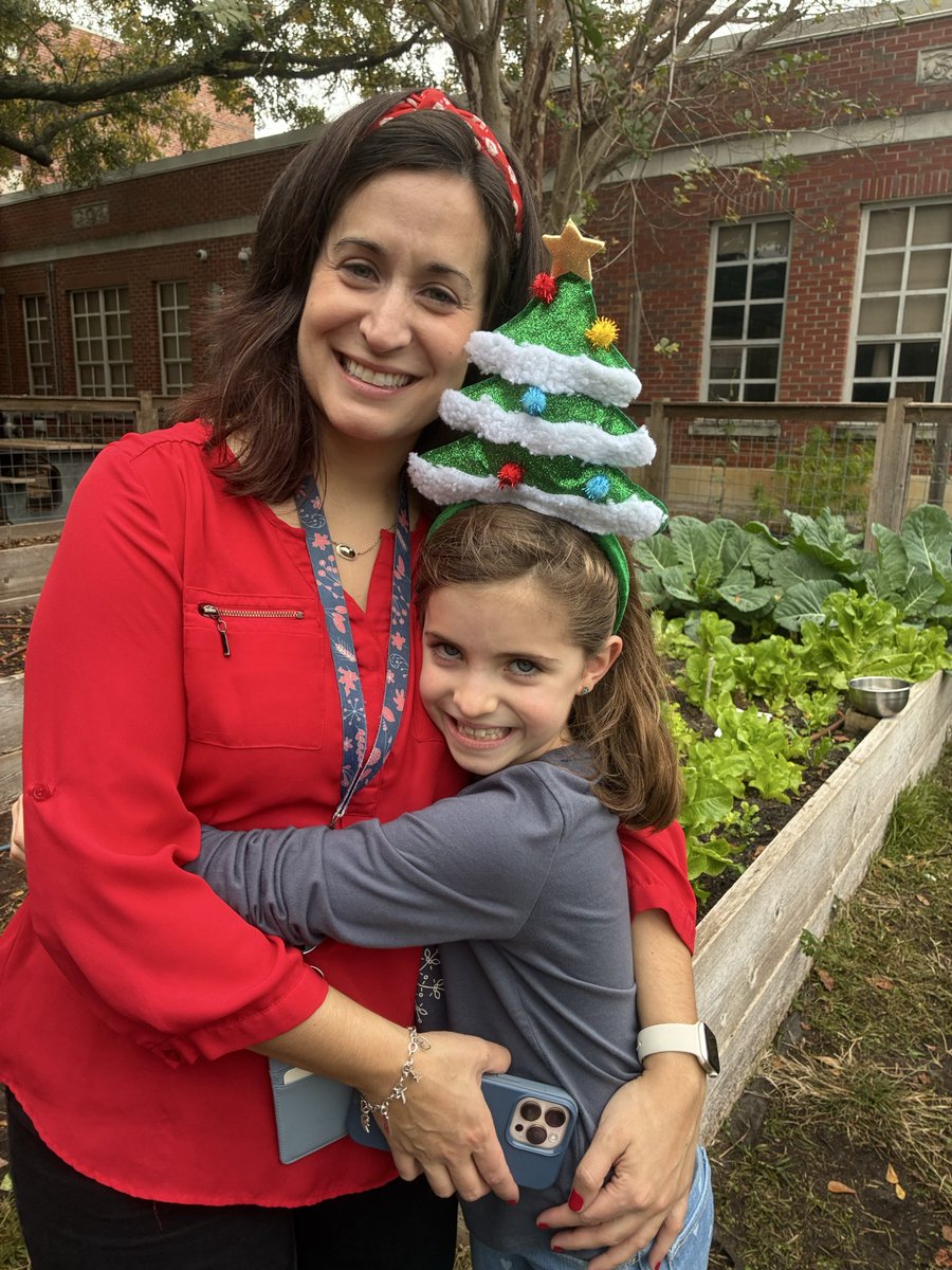 Angela Hoang tweet media