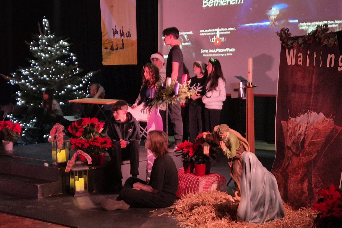 #ChristmasReflection  Thanks to all who joined us on Tuesday. We were delighted to share it today with our partner primary schools <a href="/stmarysprimary1/">St Mary's Catholic Primary School, Flint.</a> <a href="/stwinsholywell/">St.Winefride's</a> <a href="/venedwardmorgan/">Ven. Edward Morgan School, Shotton</a> Thanks for joining us; the children were a credit to you #LearningtogetherinChrist 💙🙏