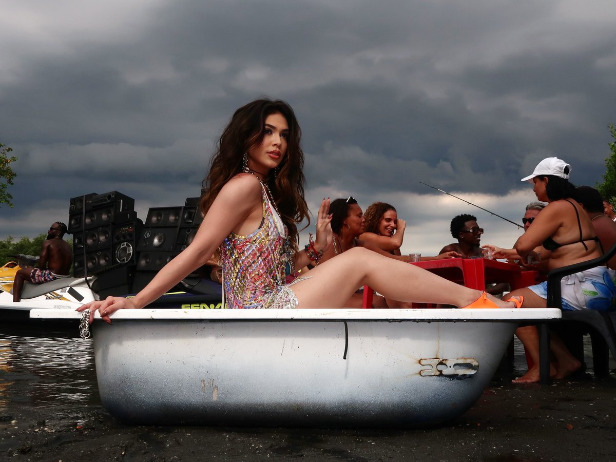 ahsgone's tweet image. gente a melody….