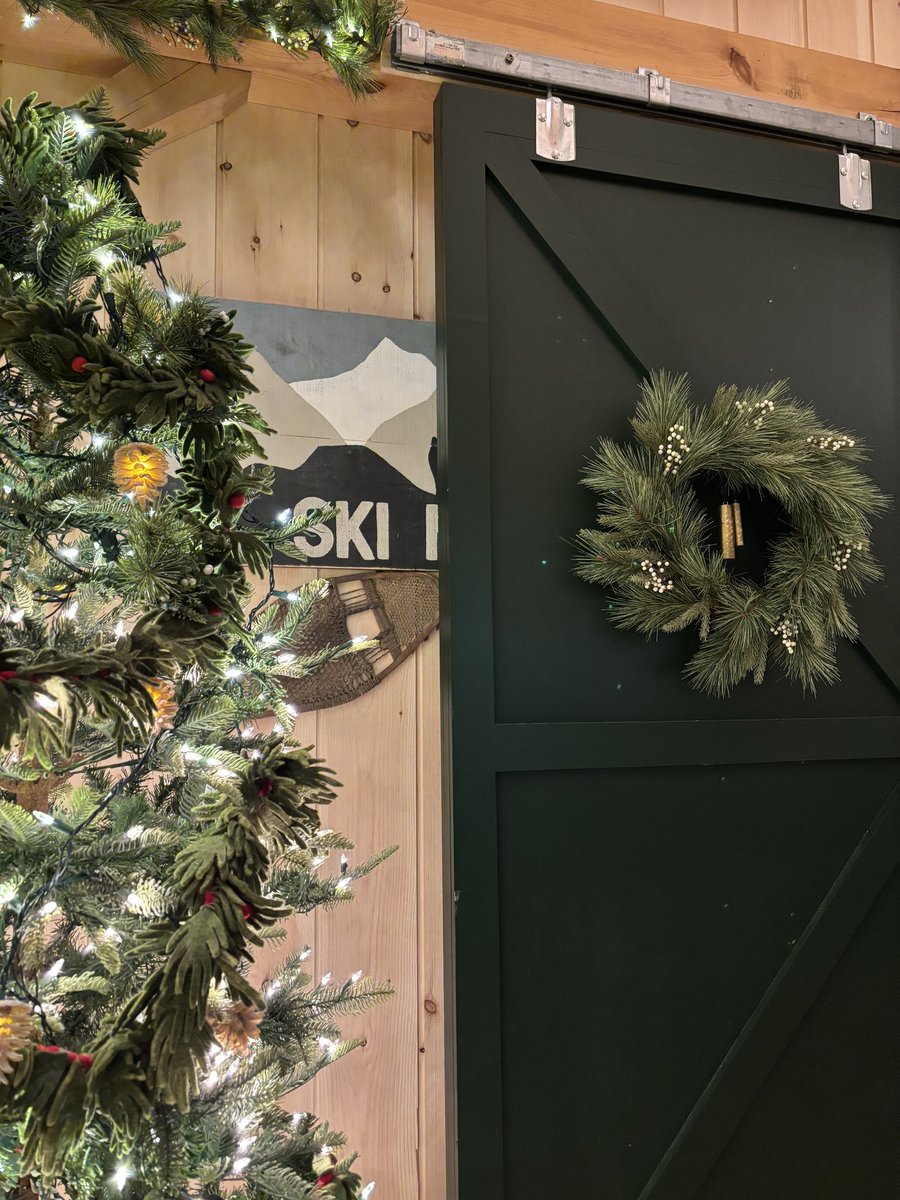 A great place to enjoy lunch or dinner when touring and shopping in the Freeport area is the lovely Harraseeket Inn. They even have a private room that accommodates up to 16 diners at Porter Kitchen &amp; Bar...