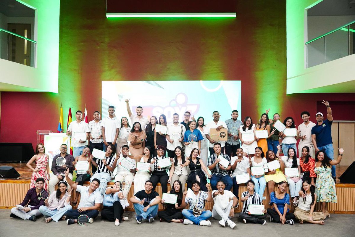 DuvanFelipeM's tweet photo. 🚀SOMOS LOS JÓVENES QUE QUEREMOS IMPULSAR LA CONSTRUCCIÓN DE UNA CARTAGENA A LA ALTURA DE NUESTROS SUEÑOS. 

Gracias Oficina de Juventud @secparticipactg @dumek_turbay x honrar nuestra labor por el fortalecimiento de la participación y acción de los jóvenes cartageneros 🩵 https://t.co/VSt1jHkJo0