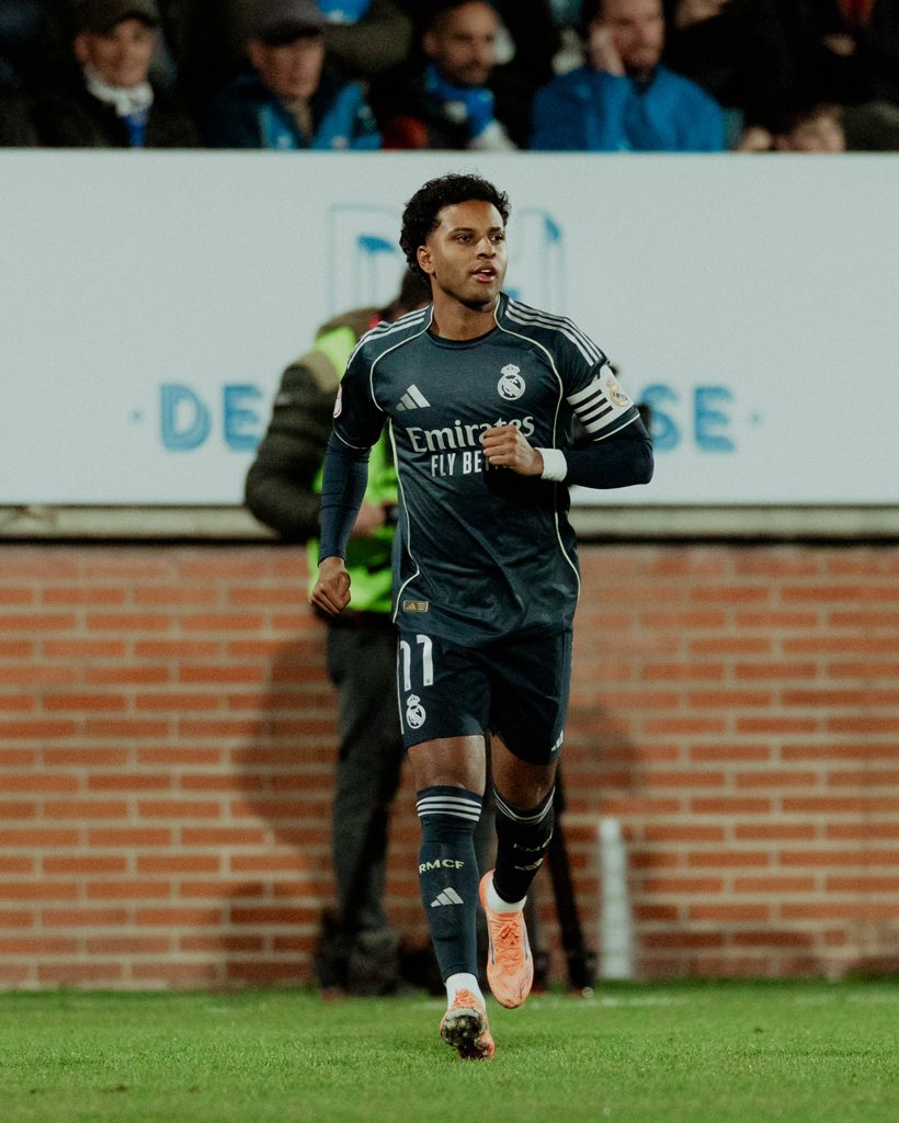 RodrygoGoes's tweet photo. Un honor©️🤍  HALA MADRID! Adelante equipo!! https://t.co/q1gY2crura