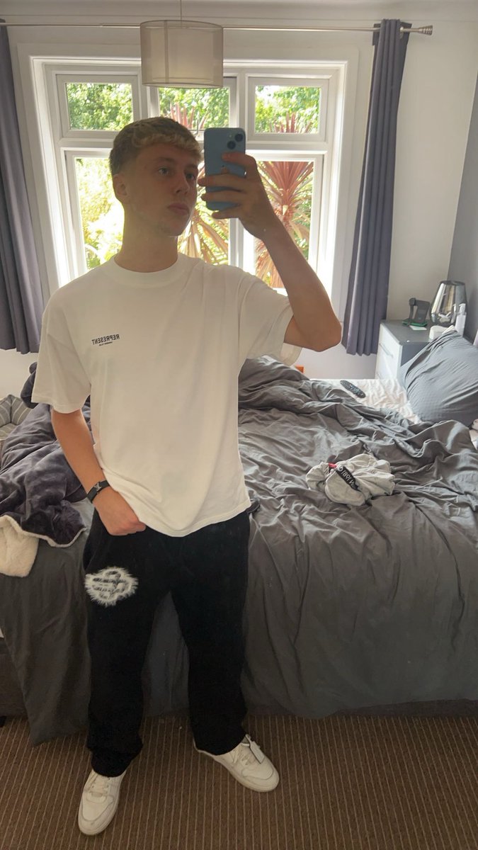 MasterSean_'s tweet image. Christmas shopping tomorrow, who’s reimbursing ??