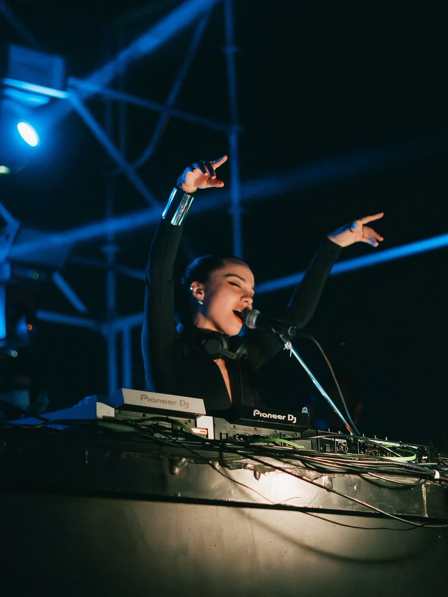 📷 | Fotos de Malena en su show en Paraná, Entre Ríos

[📸 maxmarzzz]