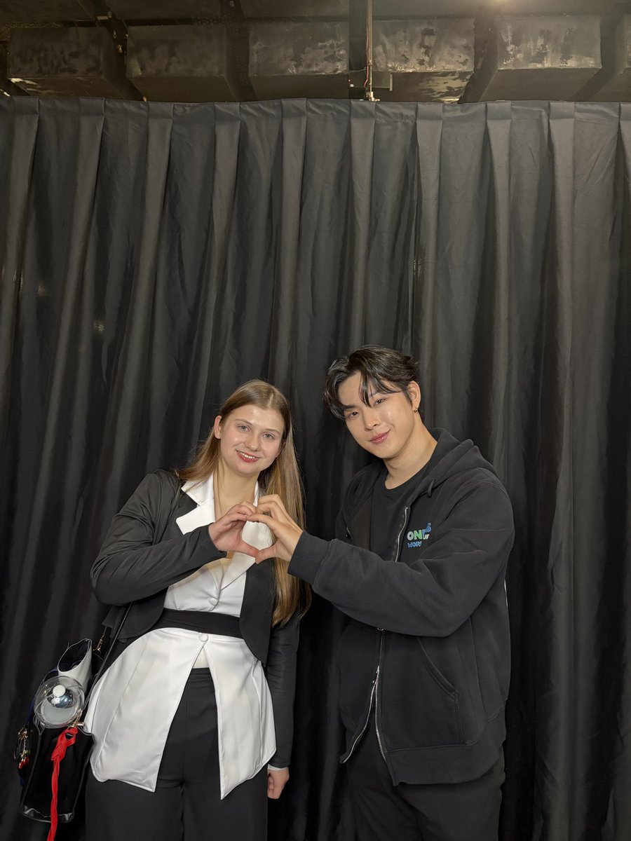 I HAVE PHOTOS WITH MY DEAREST ONEUS🥹🥹🥹 #ONEUS #원어스 #H_OUR_US