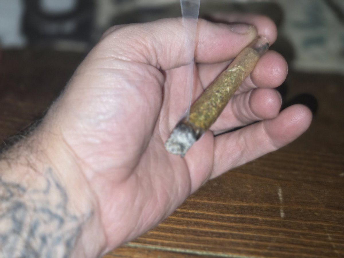 CreatesChance's tweet image. Another short, sweet review. 
Devil Driver. 
Not as smooth as 1st 2 tried strains. Not harsh, more like expanding. 
Great effects. 
@co_exotics 
Get yours at hmp.store