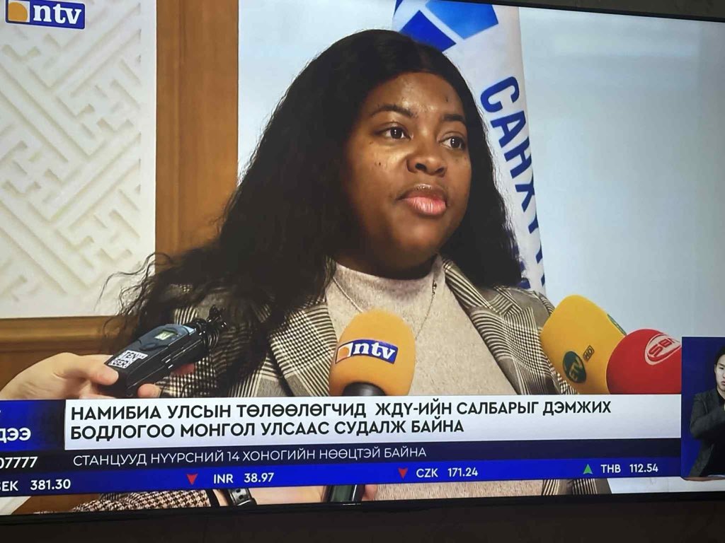 Таарсан улсаасаа судалж дээ🤣