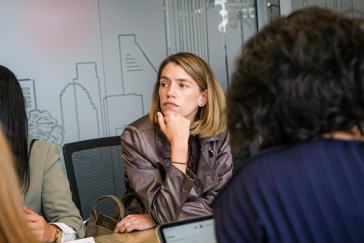 Desde el sector productivo, Mario Fontalvo, director del Clúster de Logística y Movilidad de la <a href="/camaracomerbog/">Cámara de Comercio de Bogotá</a>, presentó AEROLOG, una iniciativa para integrar y fortalecer los servicios logísticos del entorno aeroportuario.