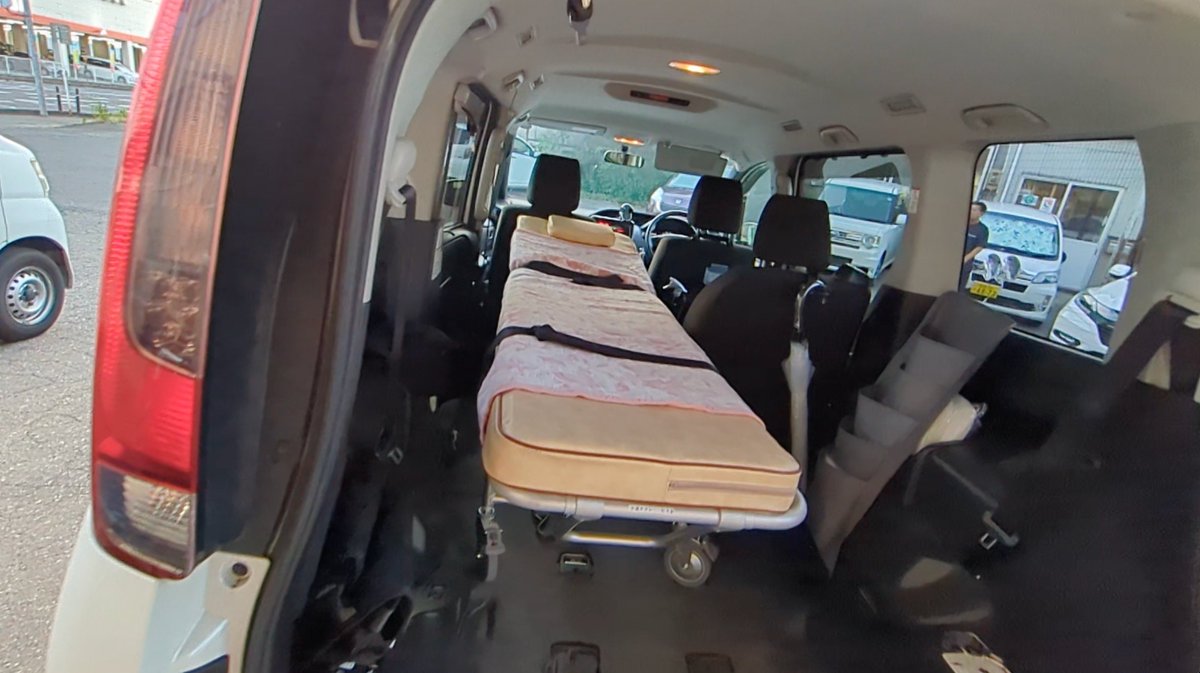 ハイエースとキャラバンが主流の介護タクシー業界だが、ノアやセレナ